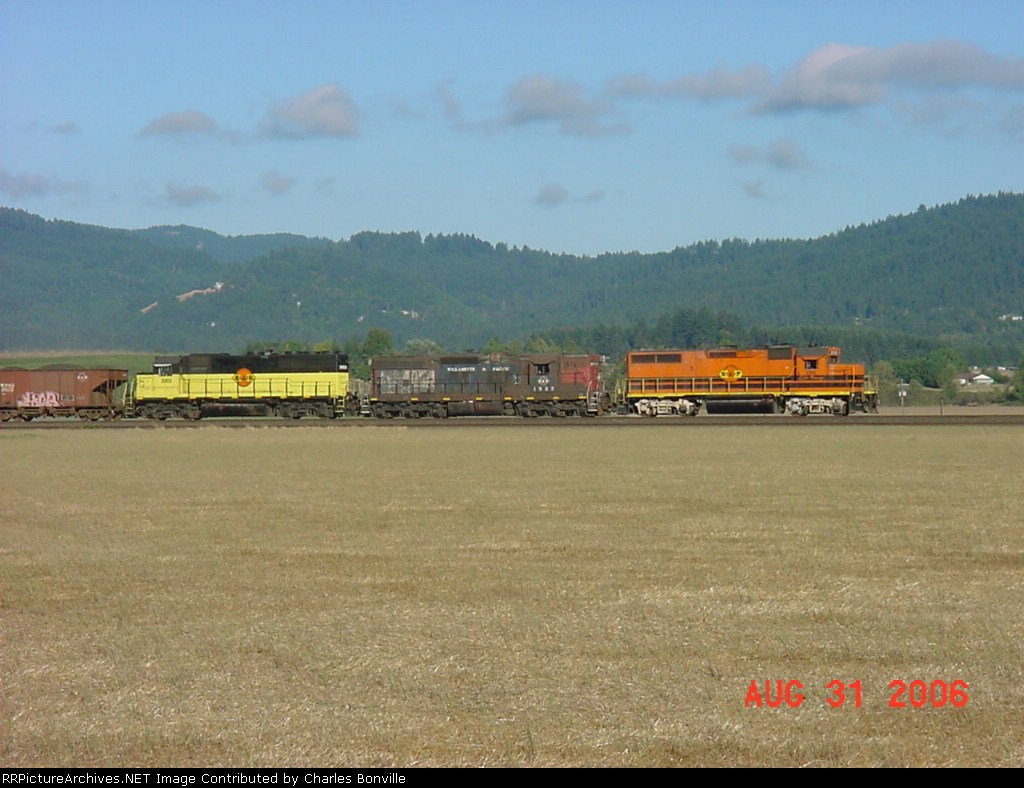 Southbound Westsider along Ashahr siding